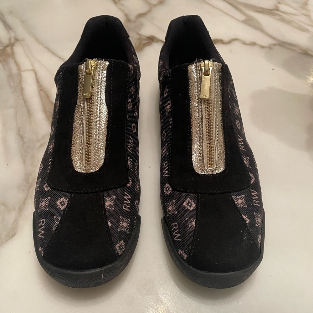 Bradford Exchange Shoes - Size 9